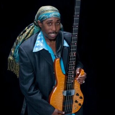 Musician Deon Estus Dies at 65 – Entertainment News - Vimarsana News